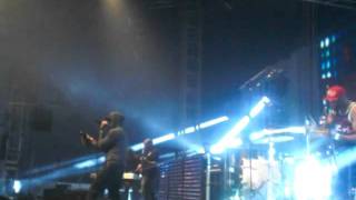 01 Black Milk + Band &quot;Danger/Keep Going&quot; live from the Drumset cam @ Roskilde Festival 6.30.11