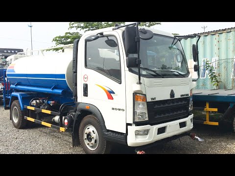 SINOTRUCK HOWO - Street Washing & Sweeping Truck