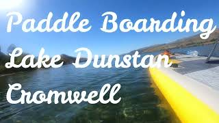Paddleboarding LAKE DUNSTAN/CROMWELL/CENTRAL OTAGO/ NEW ZEALAND