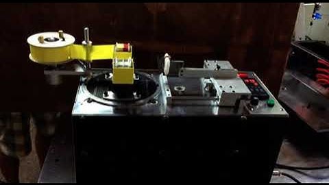 Automatic taping machine. For big transformers