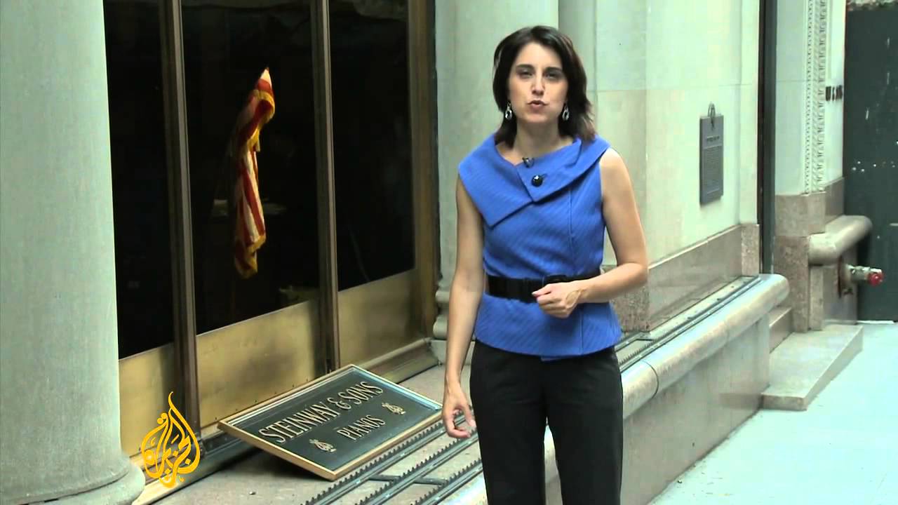 حرب مزايدة موسيقية على صانع بيانو مرموق