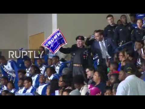 USA: Veteran Trump supporter heckles Obama at North Carolina rally