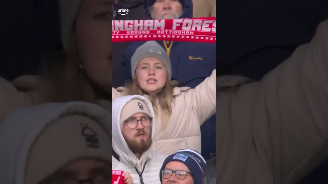 Nottingham Forest-fans schreeuwen het Mull of Kintyre uit volle borst