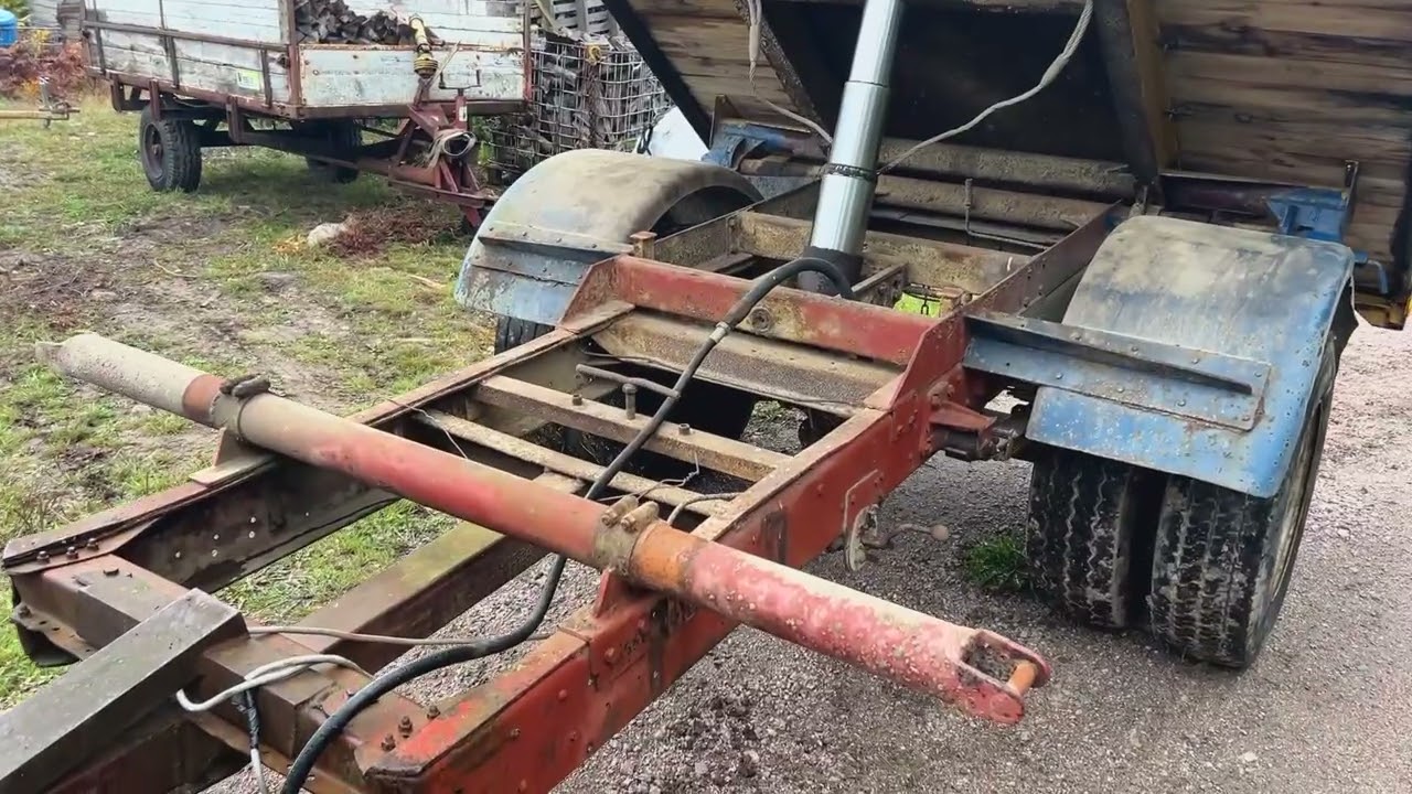 Tippvagn / traktorkärra  Med avtagbara lämmar 