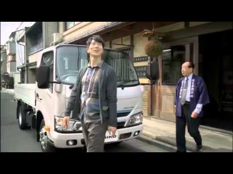 佐々木蔵之介 日野デュトロ CM スチル画像。CM動画を再生できます。 佐々木蔵之介 日野デュトロ CM スチル画像。CM動画を再生できます。