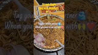 Street style CHICKEN NOODLES🤤❤️ #chickennoodles #noodles #chicken #streetfood #shorts