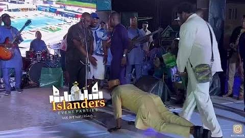 AGAIN! SEE HOW MC OLUOMO'S SONS SURPRISE K1 DE ULTIMATE ON STAGE