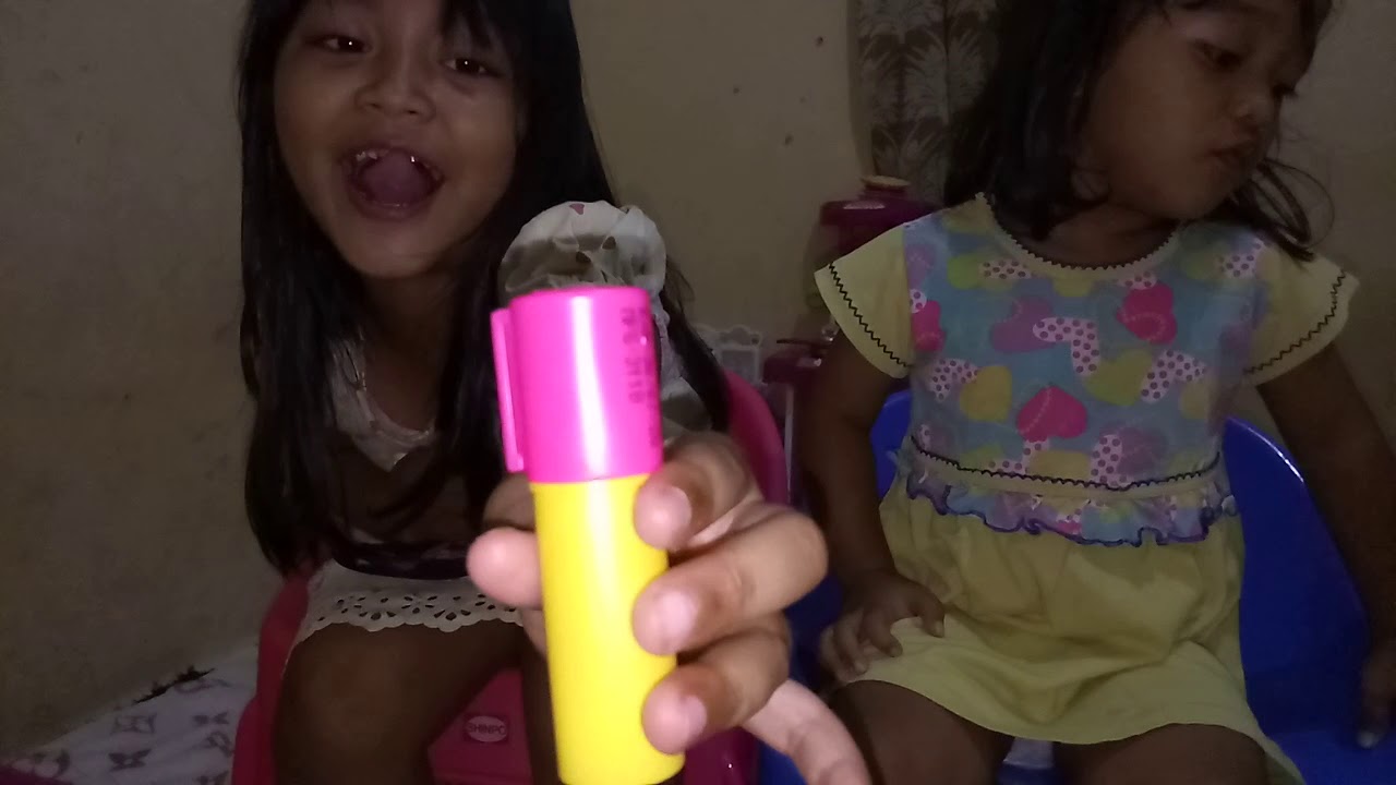 Ica zahwa permen lolipop kuda poni  dan permen  lipstik 