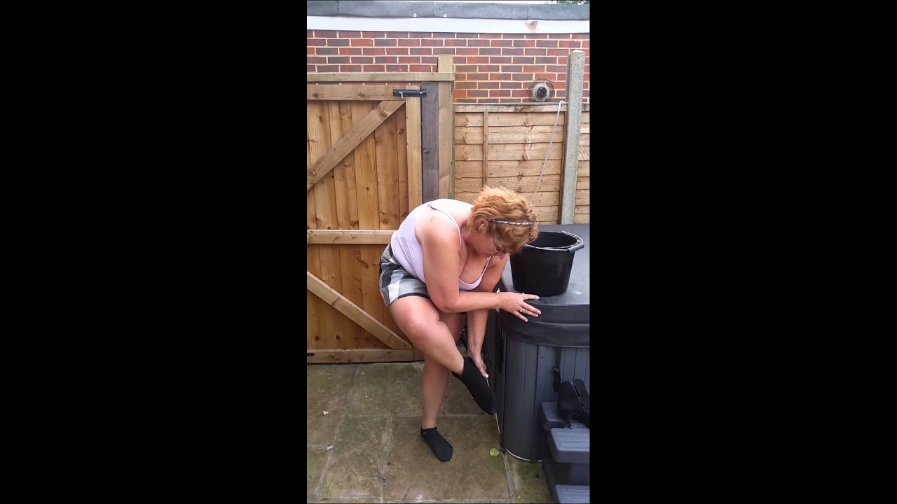Sandy does her ice bucket challenge.