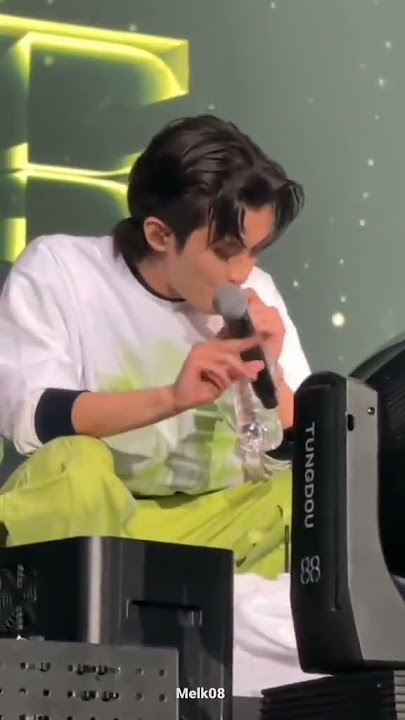 how can he be so hot??! 😫 #mark #nct #nctdream #tds #malaysia #marklee