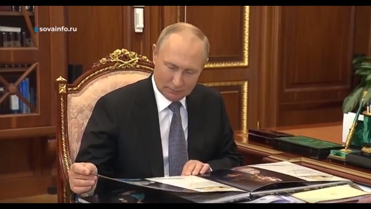 Владимир Путин обсудил с Дмитрием Азаровым развитие Самарской области