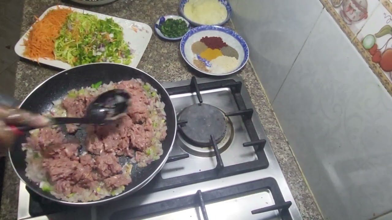 المحنشات  محشوين بالخضر والكفتة بعجينة المسمن