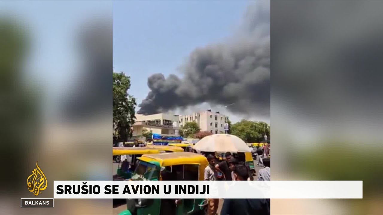 تحطمت طائرة تقل ما لا يقل عن 242 راكباً في غرب الهند