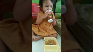 eat noodles #shortvideo #cover #music #baby #eatnoodles #noodles #youtubeshorts