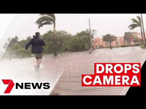 7news cameraman assists fleeing florida residents during hurricane ian live cross | 7news