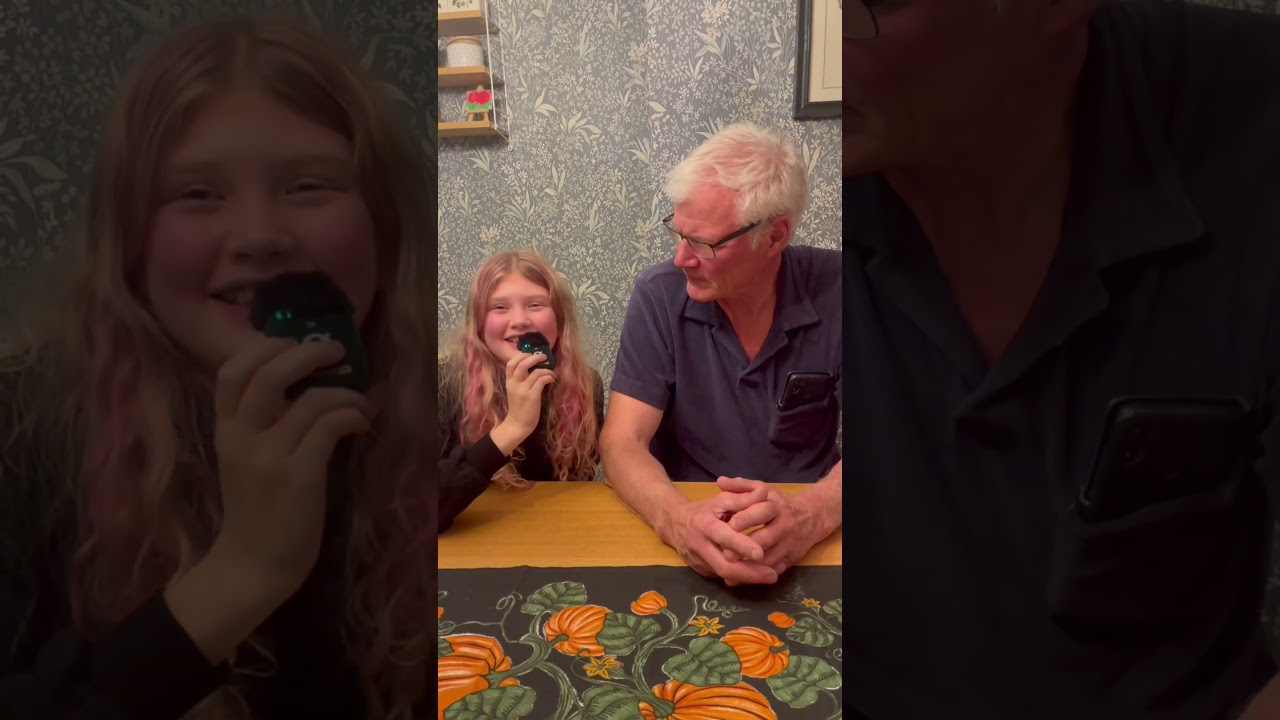 😱🔥 Farfar Testar Superstark Turkisk Peppar – Fejkar Han Eller Inte?! 🍬👴