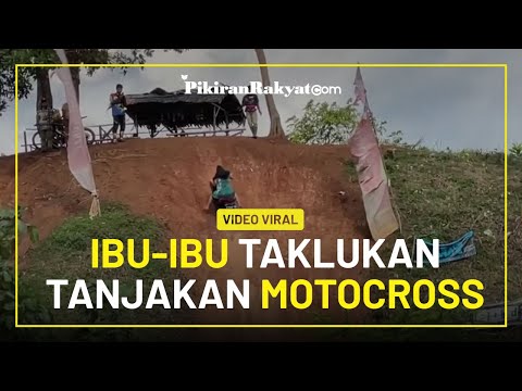 Video Viral! Detik-detik Ibu-ibu Berdaster Taklukan Tanjakan Motocross Pakai Motor Matic