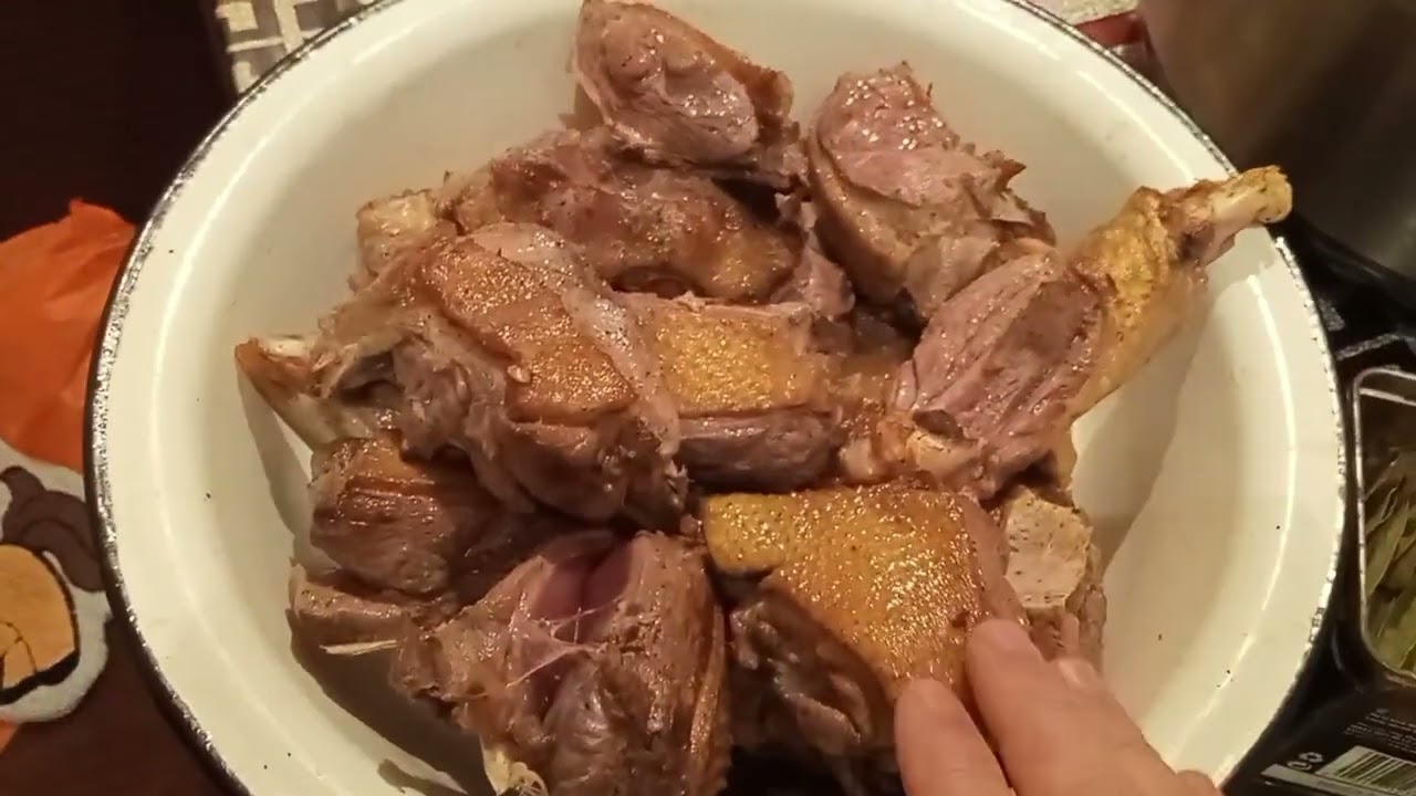 Домашняя уточка мягкая, нежная и сочная в мультиварке 