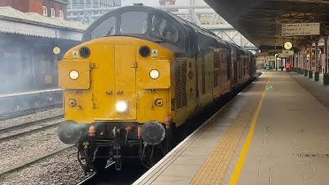 Class 37 departing out of Nottingham on platform 3