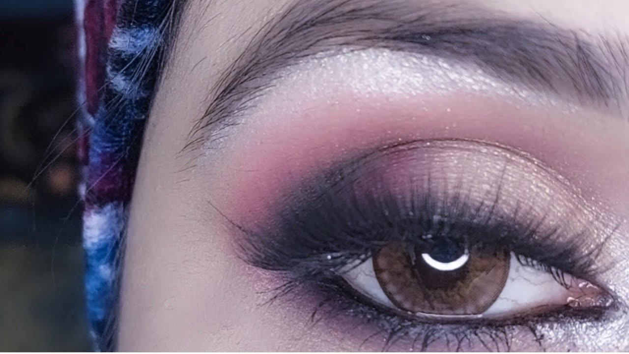 Golden smokey eye makeup look Stepbystep Party gold smokey eye