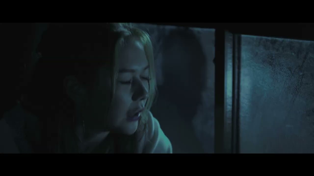 映画『悪鬼のウイルス』村重杏奈 インタビュー記念“直筆サイン入り