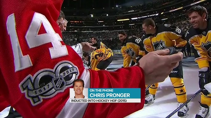 Defenseman Chris Pronger fined after hitting Justin Bieber! - HockeyFeed