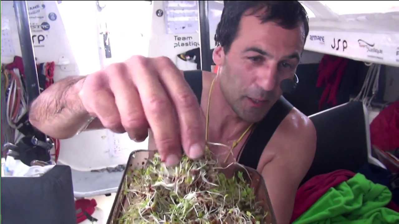 Alessandro Di Benedetto présente ses salades en course pour le Vendée Globe 2012 2013