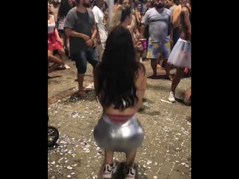 Novinha dançando funk aqui recife