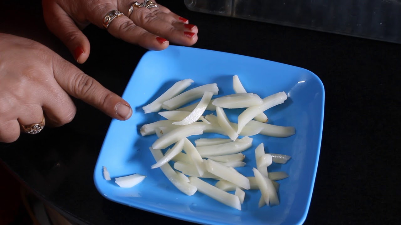 फ्रेंच फ्राइज के लिए 1मिनट में ढेरों आलू काटने का आसान,अनोखा तरीका How To Cut Patato For Frenchfries - YouTube