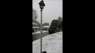 A way to avoid buying an older mercury bulb or replacing a mercury fixture.