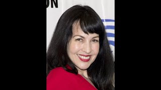 How Could You Describe Grey Delisle@Summer-Rosebrehaut7119