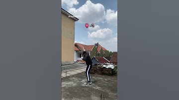 Thumbnail of Clean shadow boxing by a boxer (🎥 : reynaldiflo)