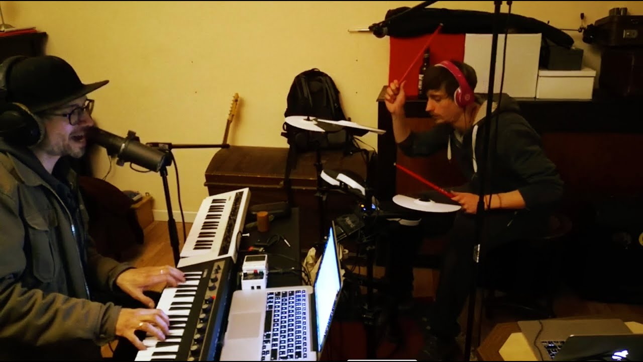 Tanga Elektra: at home - new songs #3 THAT LOOK