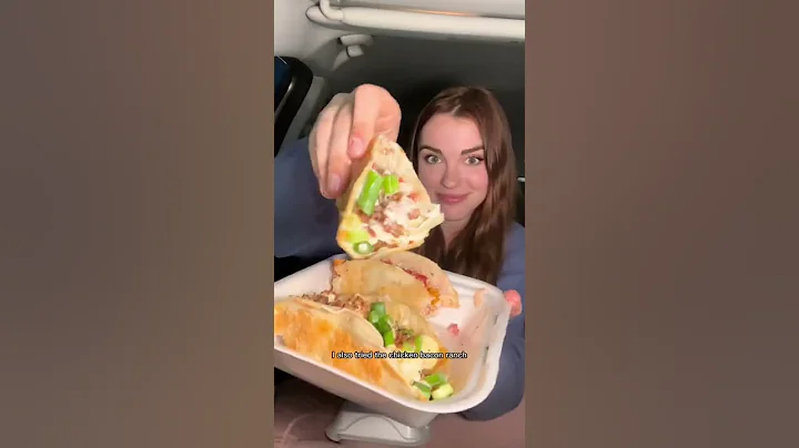 Mac and cheese tacos are a YES #shorts #foodie #tacos #eating #cookies