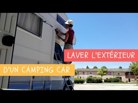 laver-l'extérieur-de-son-camping-car-avec-seulement-4-seaux-d'eau