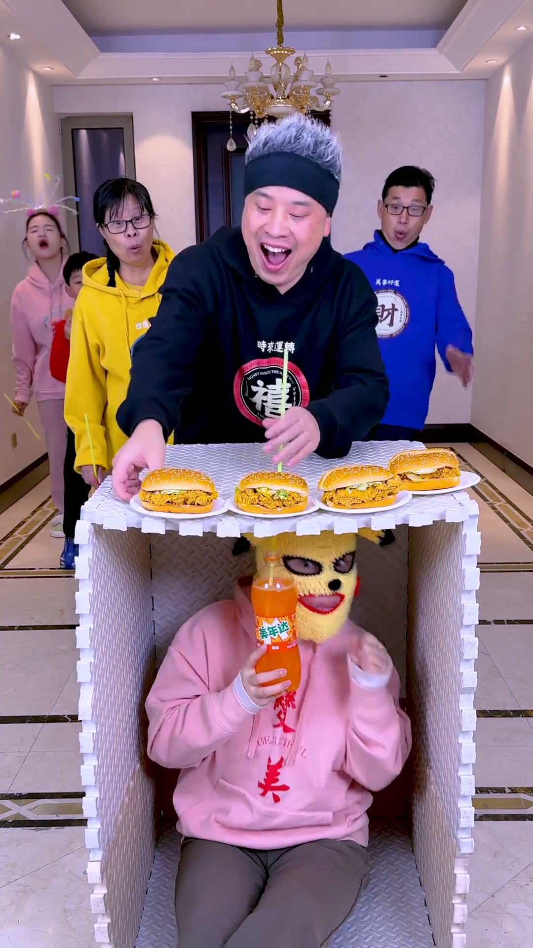 Guess The Drink Challenge, Who Can Eat The Burger?#Funnyfamily #Partygames #Funny #Shorts