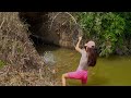 Fishing hunting giant fish with hooks  girl fishing