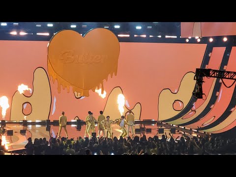 BTS performs ‘Butter’ live at the 2021 AMAs (fancam)