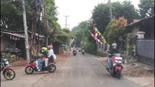 Jalan jalan di siang hari