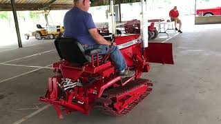 IH custom crawler at the Lawn & Garden Tractor Magazine Extravaganza 2022. #lagtmag