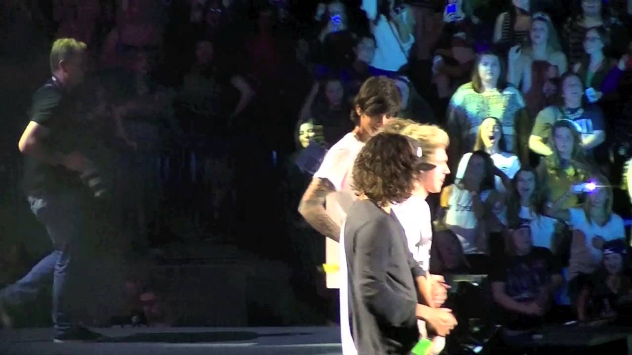 One Direction - Live While We're Young - Tulsa OK - September 23, 2014