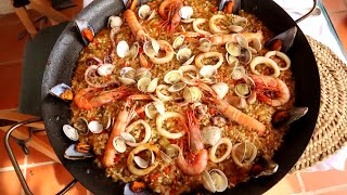 How To Make Paella (Seafood)