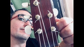 Cómo afinar un timple por el timplista Pedro Izquierdo - YouTube