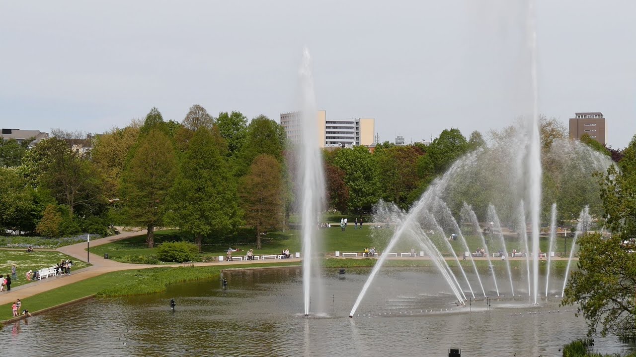 parking Hamburg: Planten un Blomen, Parksee, Wasserspiele Ende - Videobild (FHD, HFR, 60p)