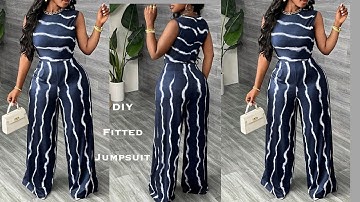 EENVOUDIGE EN PASSENDE PALAZZO JUMPSUIT MET RITS OP DE ACHTERKANT EN ZIJZAK Hoe je een jumpsuit k...