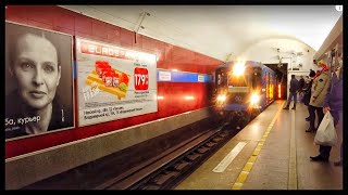 Metro Ride Saint Petersburg 2023 | Subway station Gostiny Dvor - Nevsky Prospect