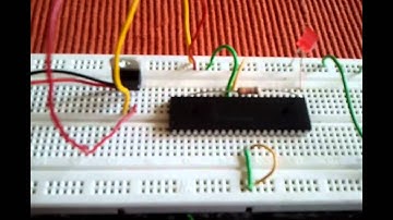 PIC PIC16F887 blinking LED steup