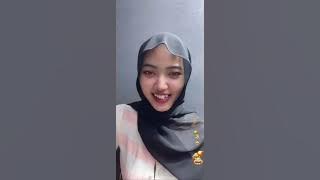 Live Amel lepas kancing 