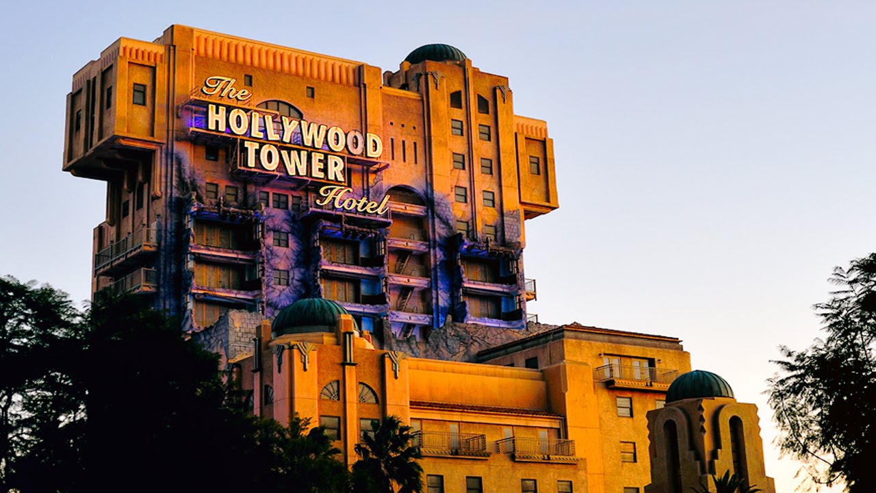 Tower adventures. Башня ужасов Диснейленд. Tower of Terror аттракцион. Башня ужаса Диснейленд Париж. Terror Tower Диснейленд.