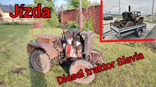 Stabilní motor Slavia Diesel v traktoru, ukázka jízdy. 1S100K. Na tom jedeš a musíš se usmívat